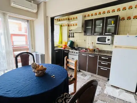 VENTA SEMIPISO 2 AMB. AL FRENTE CON BALCÓN GÜEMES