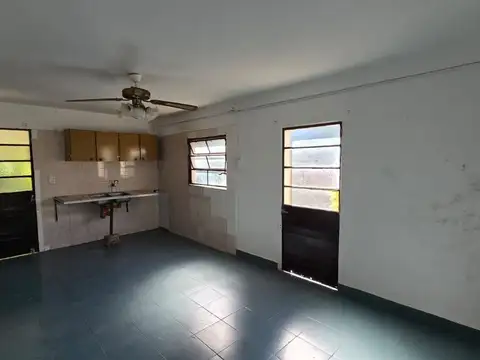Casa 3 ambientes con 1 baño