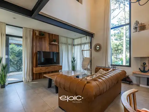 Casa en Venta con 1 cochera