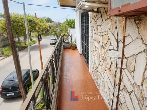 Depto Tipo Casa 2 ambientes con 1 baño
