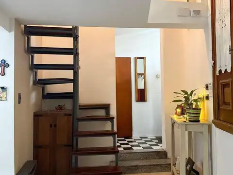 Depto Tipo Casa 3 ambientes con 2 baños