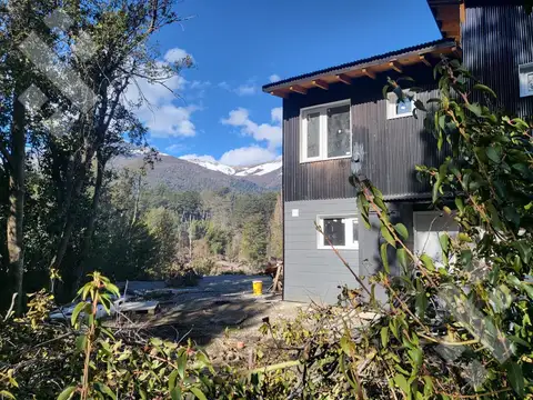 Casa 6 ambientes con 2 baños