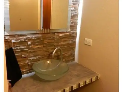 Gral Alvear 100, Piso P.A.