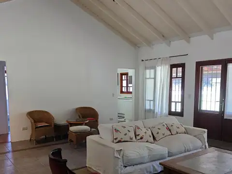 Casa en Venta en Las Lomadas, USD 220.000