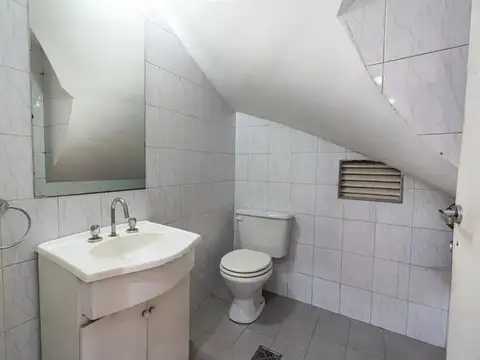 Venta de casa 6 ambientes  con cochera en Parque Avellanada