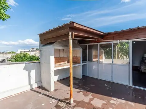 Casa 5 ambientes con 3 baños