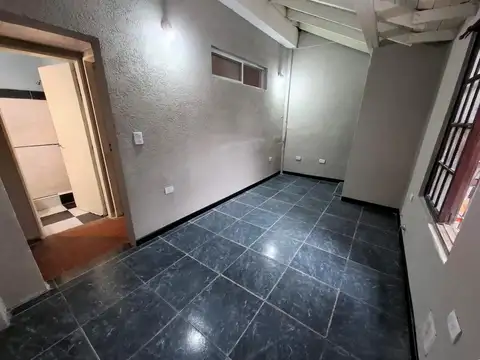 CASA EN PH, 3 AMB, PLANTA BAJA FRENTE CON COCHERA TECHADA