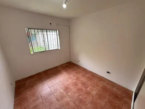 Casa en Alquiler en San Antonio de Padua, $ 650.000