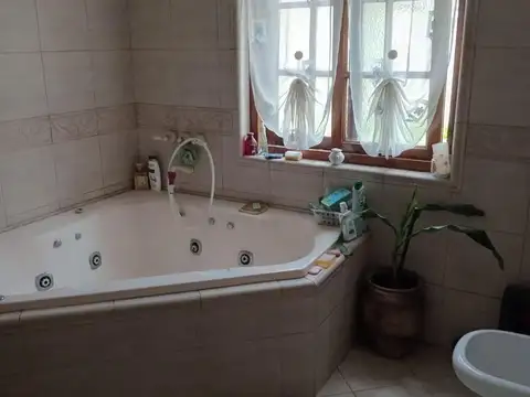 CHALET EN VENTA MORON CENTRO