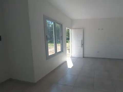 Casa 2 ambientes con 1 baño