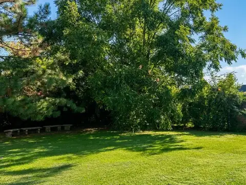 Casa en Venta con 6 cocheras