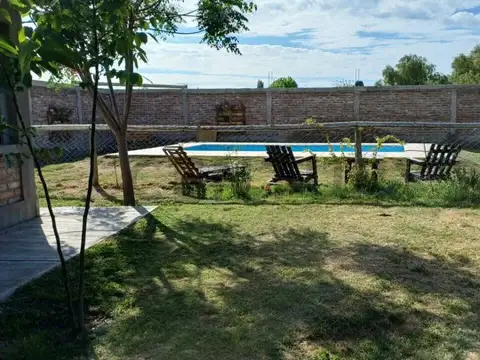 VENTA DE CASA CON QUINCHO Y PILETA EN LA PRIMAVERA, MENDOZA. ID: 350066