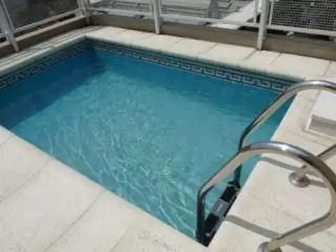 COMODO 2 AMBIENTES EXCELENTE UBICACION, SUM, SOLARIUM, PARRILLA, PISCINA. APTO PROF