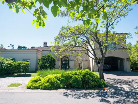Martindale C.C. Casa en Venta - Gran suite principal - Urdapilleta Propiedades- Pte Perón 2375
