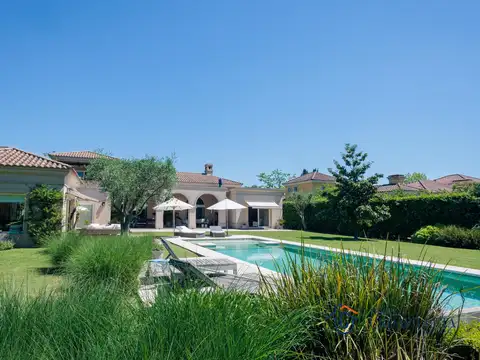 Martindale C.C. Casa en Venta - Gran suite principal