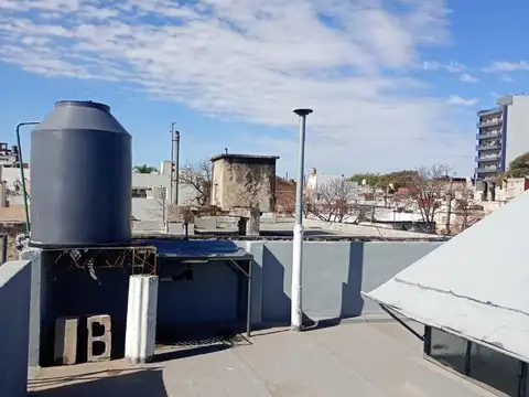 Deptos de Dos Amb con Patio y Terraza compartido. S/Expensas