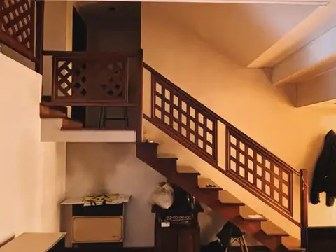 CASA 4 AMBIENTES CON PATIO Y GARAGE