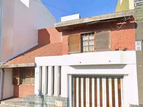 CASA 4 AMBIENTES CON PATIO Y GARAGE