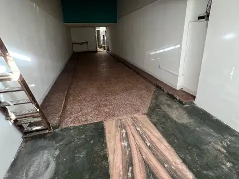 local 3,20x13 con vivienda 2 amb coc bño y deposito