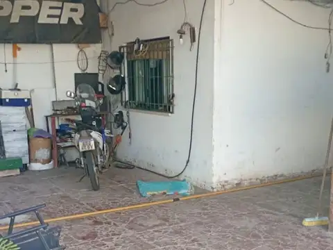 Casa en Venta con 3 cocheras