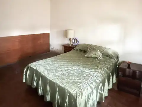 CASA 3 AMB. + DEPARTAMENTO TIPO DUPLEX - ITUZAINGO. NORTE