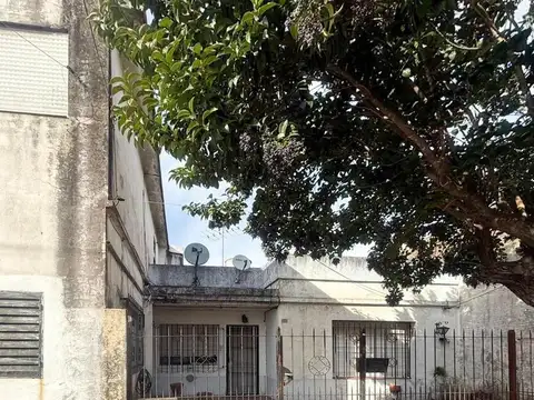 CASA 3 AMB. + DEPARTAMENTO TIPO DUPLEX - ITUZAINGO. NORTE