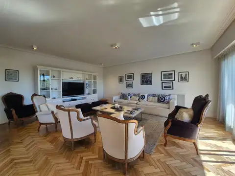 Departamento 4 Ambientes con Dependencia en Cañitas en Venta
