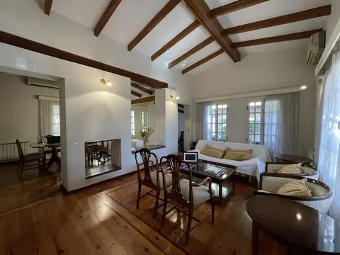 Casa 3 ambientes con 4 baños