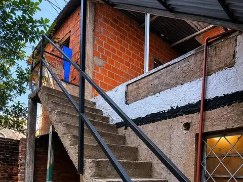 Casa en Venta con 4 cocheras
