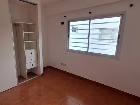 DEPARTAMENTO 2 AMB AL FRENTE