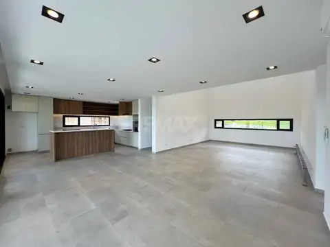 Avenida Plottier 1000