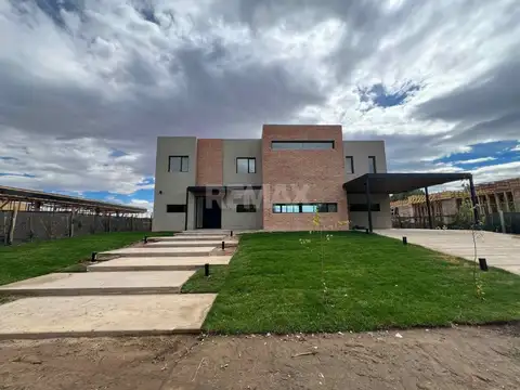 CASA EN ALQUILER | CANALES DE PLOTTIER