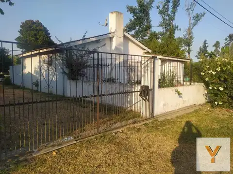 Casa en venta - 2 Dormitorios 2 Baños - Cochera - 2.315Mts2 - Exaltación de la Cruz