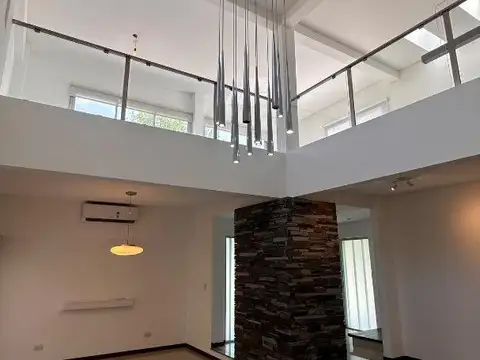 Casa 4 ambientes con 4 baños