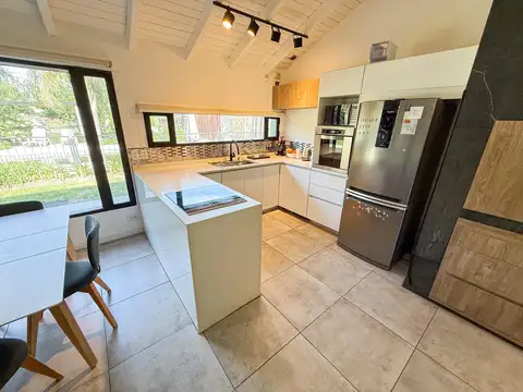 Casa en Venta en Puerto Gral San Martin, USD 190.000