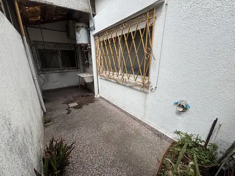Depto Tipo Casa en Venta en Ramos Mejía Sur, USD 39.000