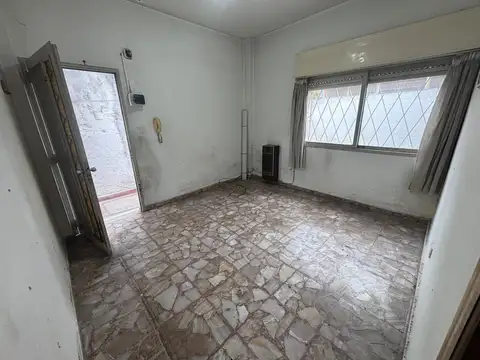 Depto Tipo Casa en Venta en Ramos Mejía Sur, USD 41.000
