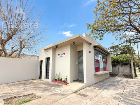 Venta de Local, sobre lote propio y fondo de comercio en Gonnet.