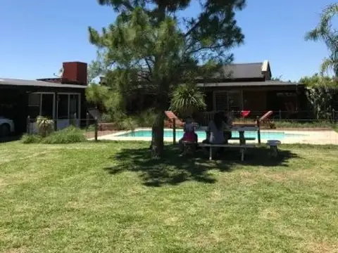 ROLDAN- PUNTA CHACRA - CASA EN ALQUILER - AMPLIO PARQUE - PISCINA
