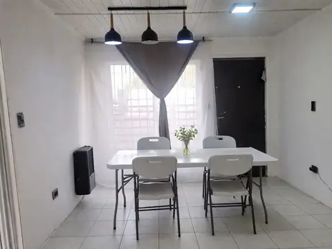 VENTA CASA 2 DORMITORIOS COCHERA, PILETA IBARLUCEA