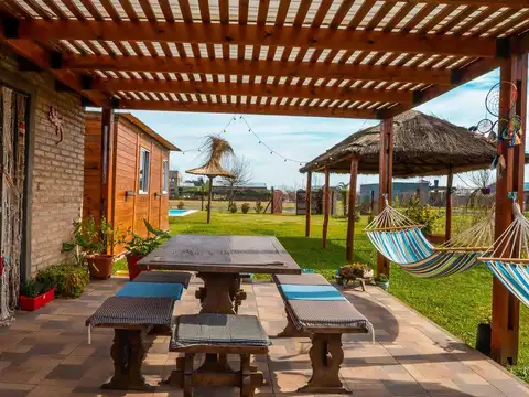 CASA EN VENTA  BARRIO RESIDENCIAL RIBERA DE ANDINO