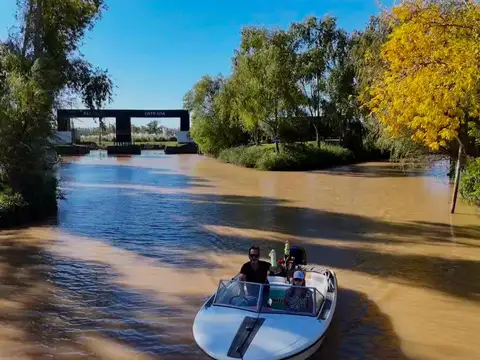 Rio Parana De Las Palmas