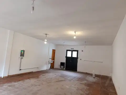 FINA PATAGONIA. Local comercial en alquiler ubicado en San Martin de los Andes