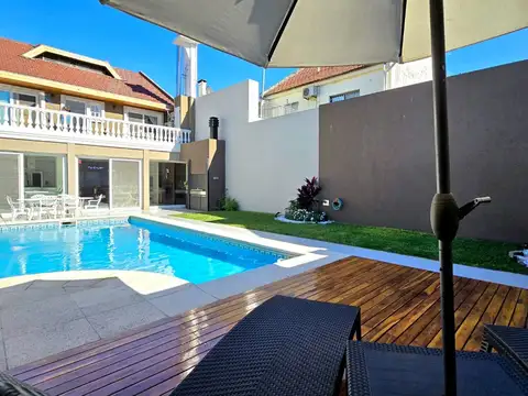 VENTA CASA 5 AMBIENTES VILLA LUGANO PILETA PARQUE