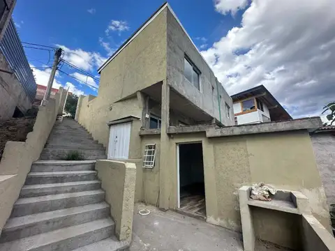 Casa 15 ambientes con 3 baños