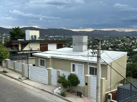 Los Lapachos 200