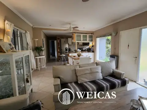 Casa en Venta con 2 cocheras