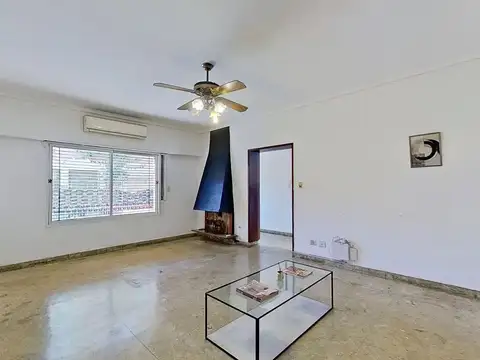 LOTE CASA 3 AMBIENTES VENTA FLORESTA A REFACCIONAR