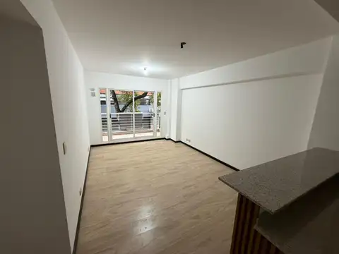 Zuviría 100, Piso 1