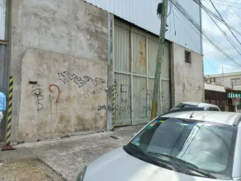 GALPON 1400 m2 MAS ENTREPISOS EN TOTAL 3600 m2